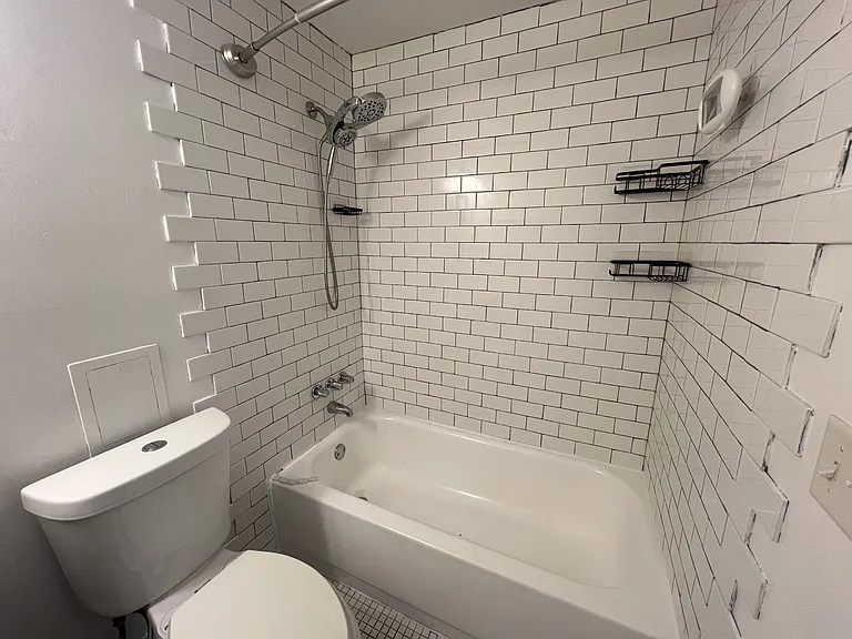 3632 Westwood Northern Blvd #26 — Photo 17