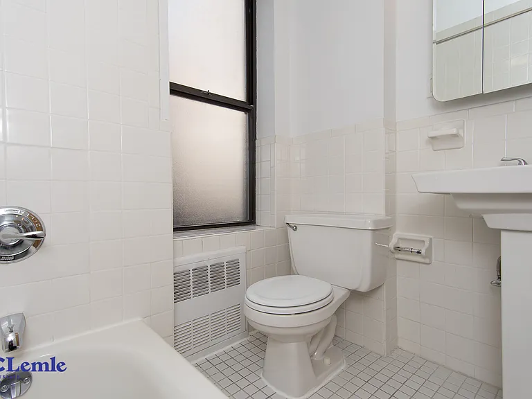 141 E 26th St #5D — Photo 6