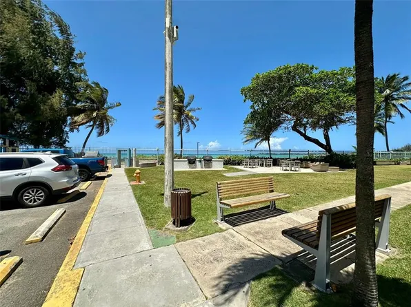 185 Calle Pine Grv #B-1, Carolina, PR 00979