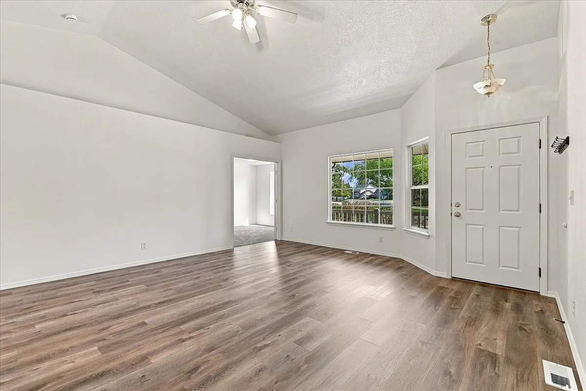 2831 Sweetwood - Meridian — Photo 3