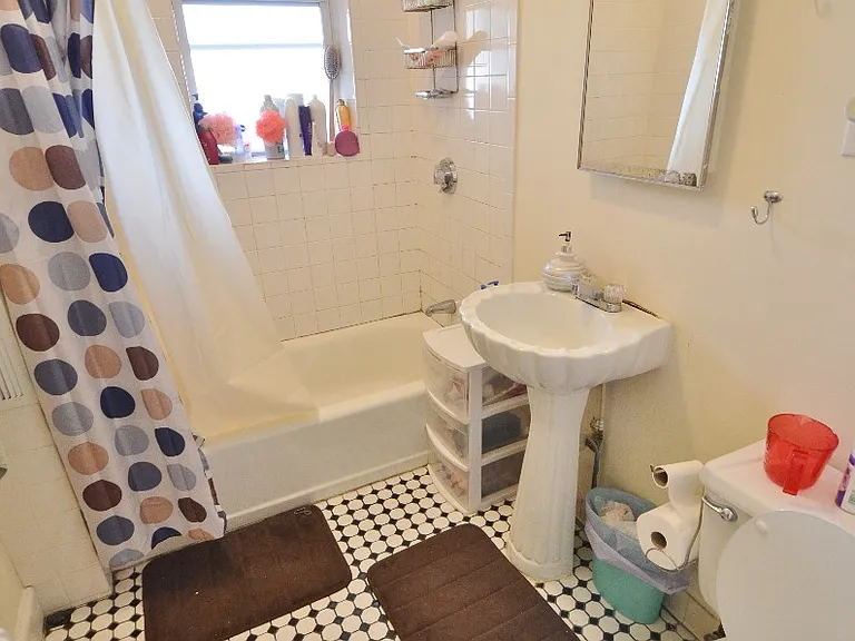 56 Queensberry St #4 — Photo 8