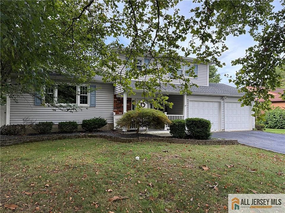 18 Christopher Ave, Kendall Park, NJ 08824 | Zillow