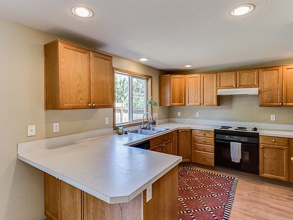 4th image of 3812 NE 84th St