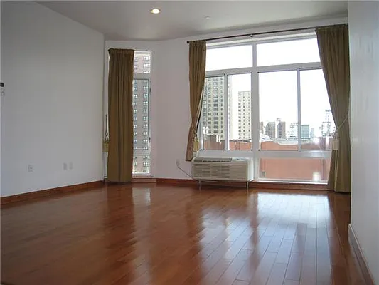 Rented by Kian Realty | media 6