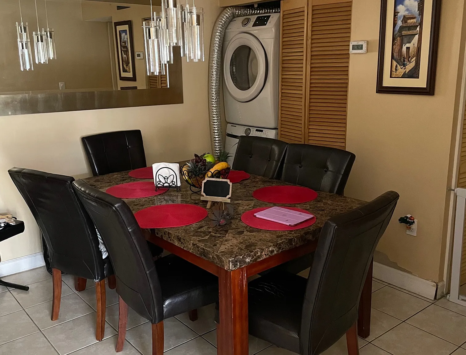 2 bed, 900 sqft, $2,200 — Photo 2