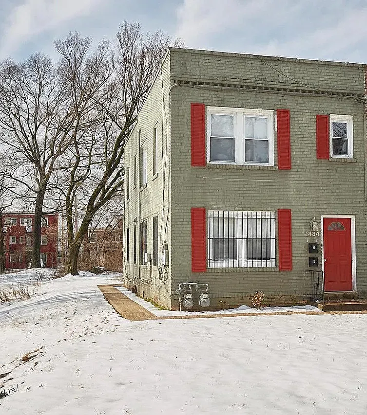 1434 Eastern Ave NE photo 1