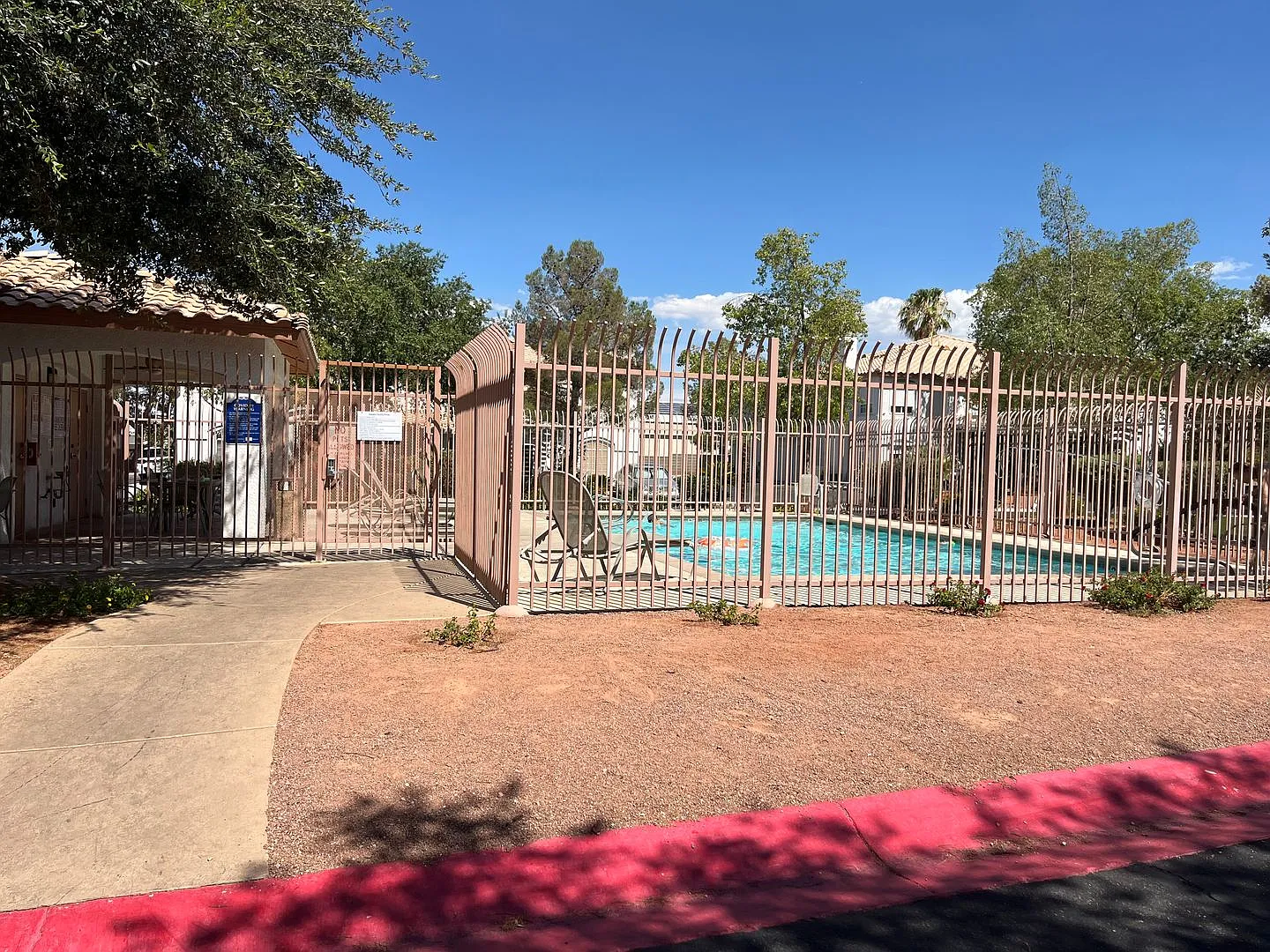 Cozy 3 Bedroom Summerlin Townhome for Rent! — Photo 2