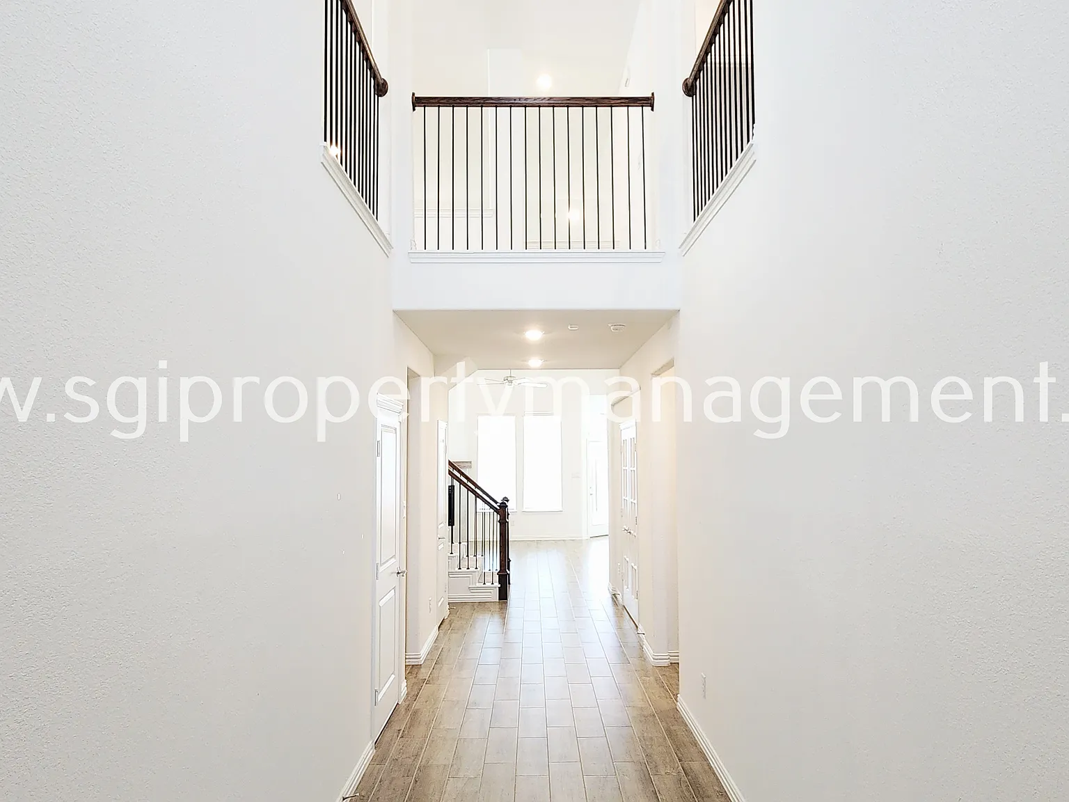 Stunning 4 bedroom, 3.5 bathroom home! — Photo 3