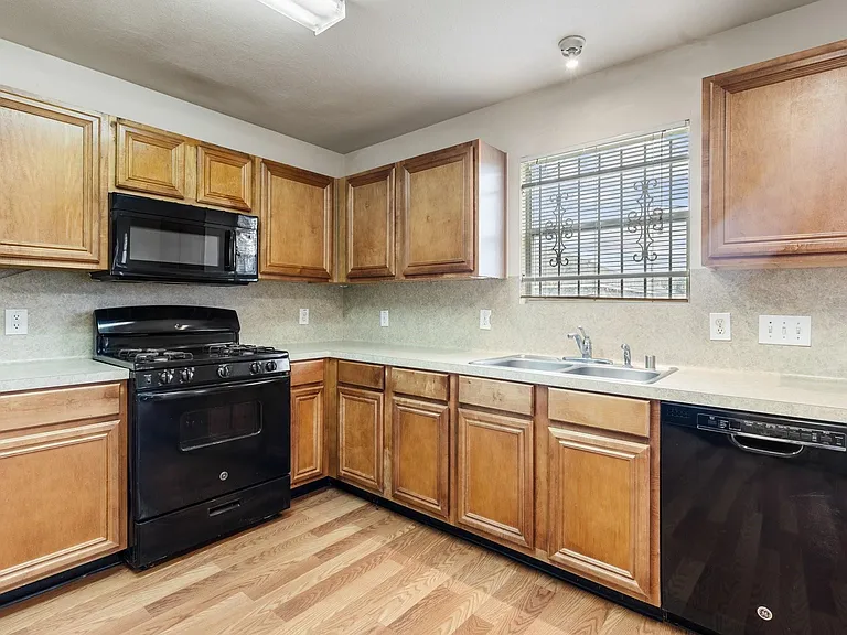 3111 Holly Ranch Dr — Photo 14