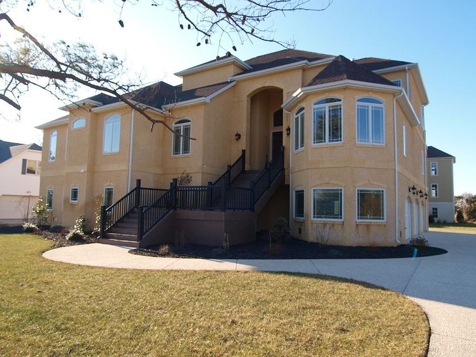 1st image of 117 W Side Dr