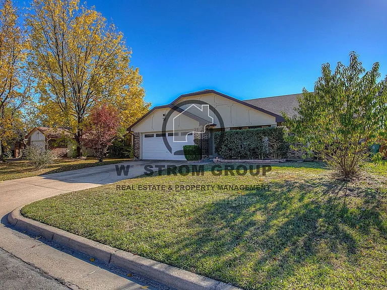420 Revolution Ln — Photo 3