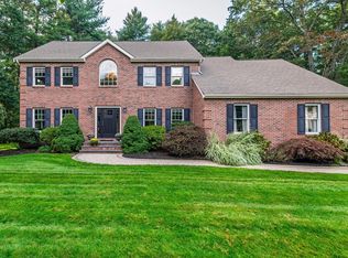 32 Bear Stump Cir, Raynham, MA 02767
