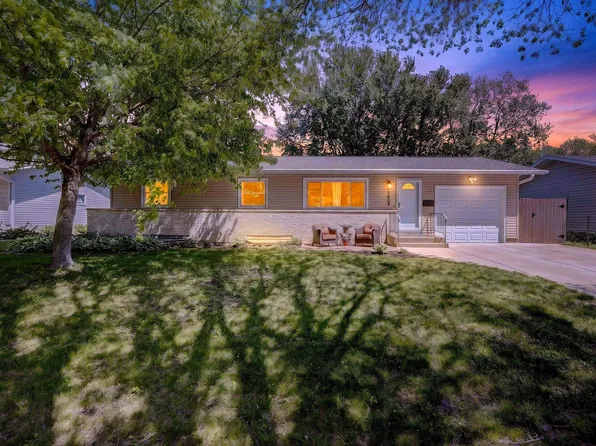 1809 Rae Ln, Madison, WI 53711