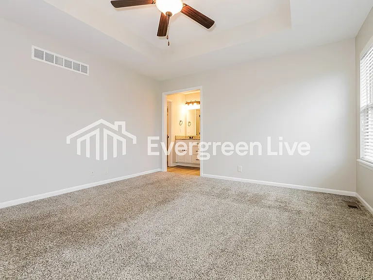 900 SW Chickadee Dr — Photo 8