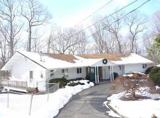 87 Choctaw Trl, Ringwood, NJ 07456
