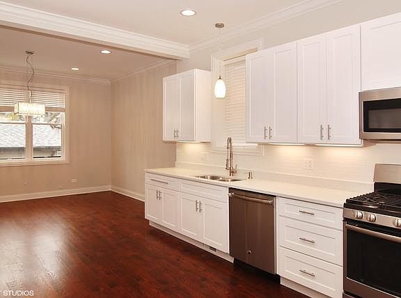 2nd image of 839 Lyman Ave #1N