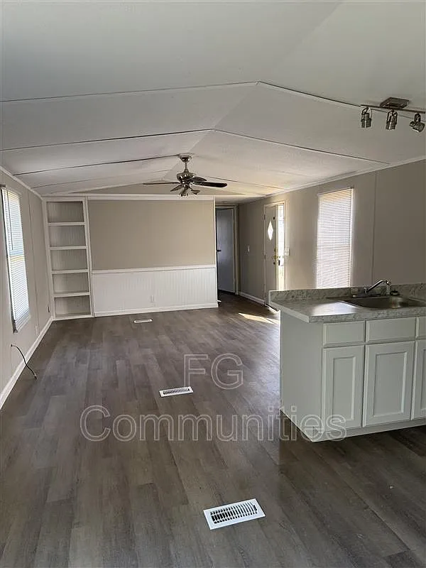 2 bed, 2.0 bath, $1,600 — Photo 4