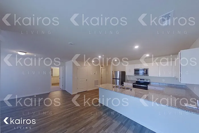 102 Kyles Dr — Photo 2