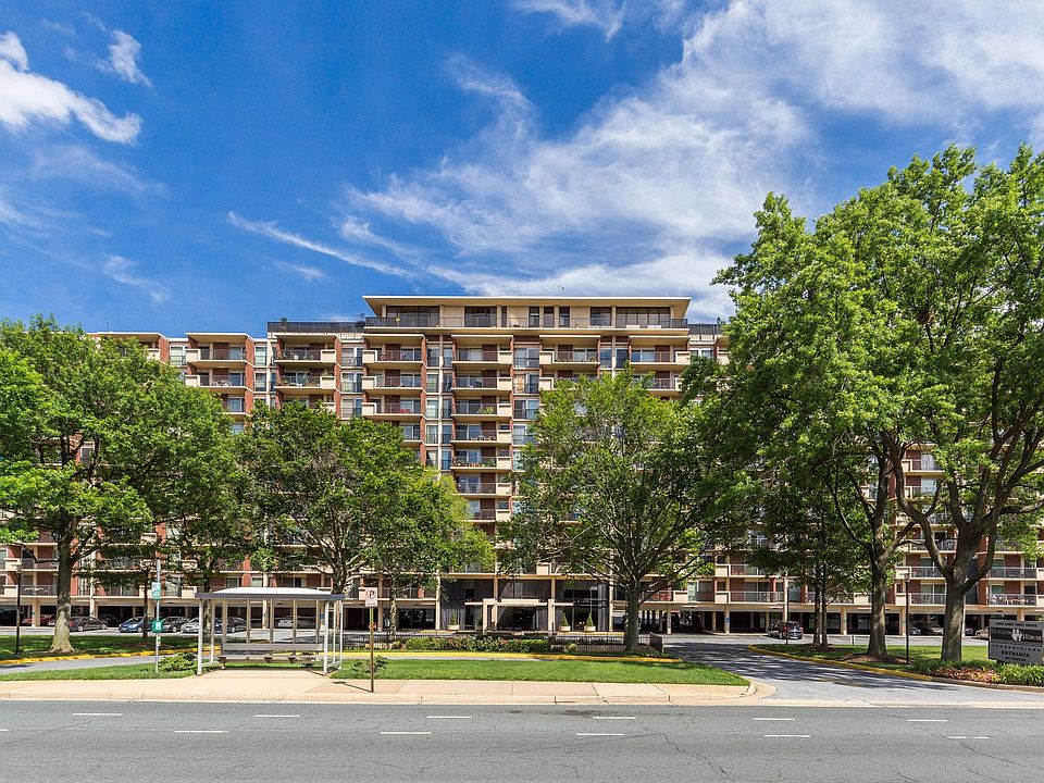 1st image of 1300 Army Navy Dr Ph 2