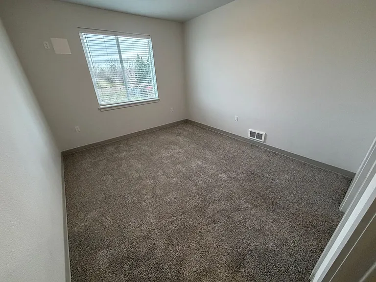 Nathan Apartments — Photo 39