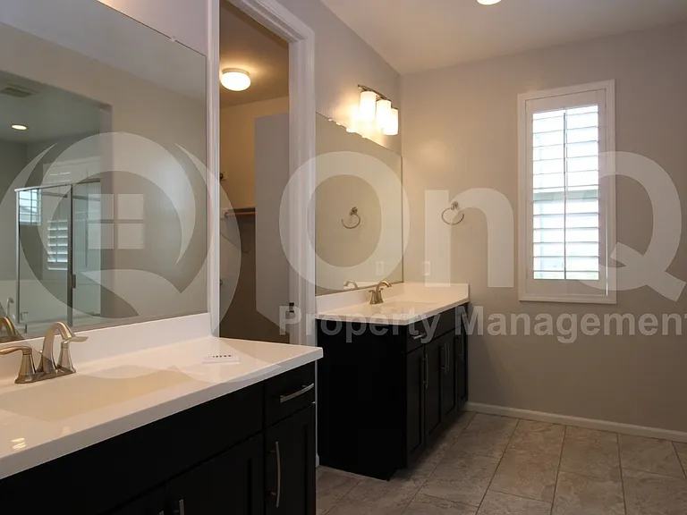 275 E Honeysuckle Pl — Photo 19