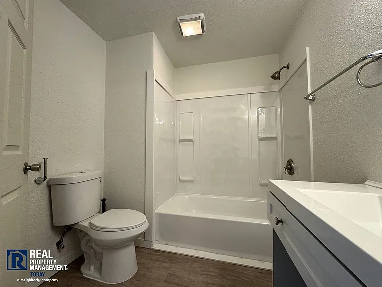 Hallassan Investments - Woo - 204-212 — Photo 11