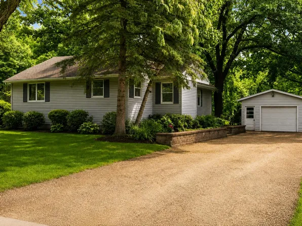 633 Pony Ln, Sun Prairie, WI 53590