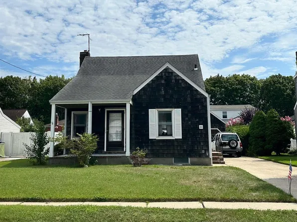 24 Helena Avenue, Bethpage, NY 11714