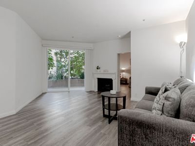 620 S Gramercy Pl APT 105, Los Angeles, CA, 90005