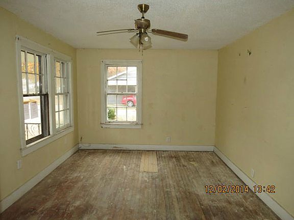 5th image of 740 Lynn Ave