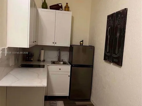 2481 NE 2nd Dr #1, Homestead, FL 33033