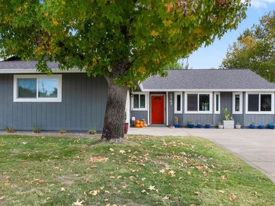 5747 Old Barn Way, Redding, CA, 96001