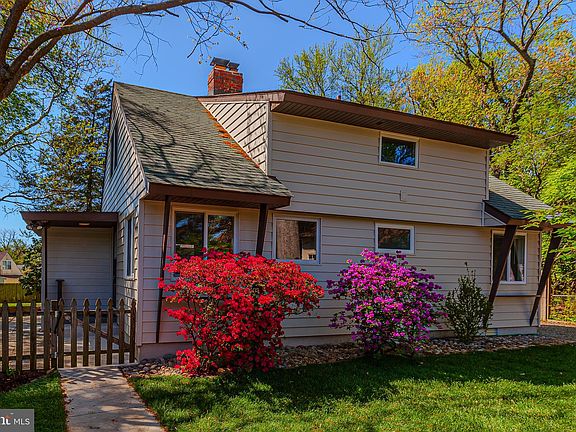 2nd image of 4 Cedar Ct
