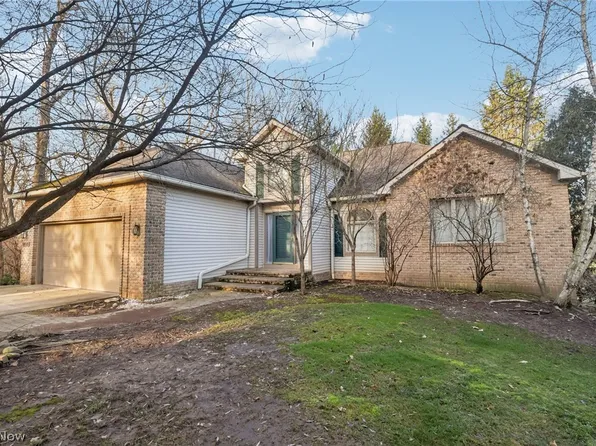 2800 Valley Rd, Cuyahoga Falls, OH 44223