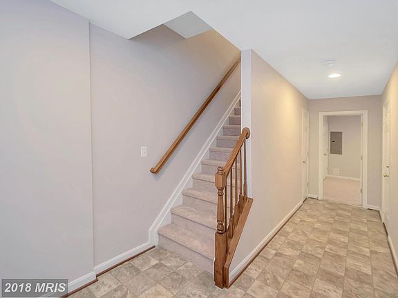 Foyer -Entryway/Hallway