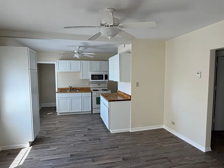 8221 Grand Division Ave — Photo 6