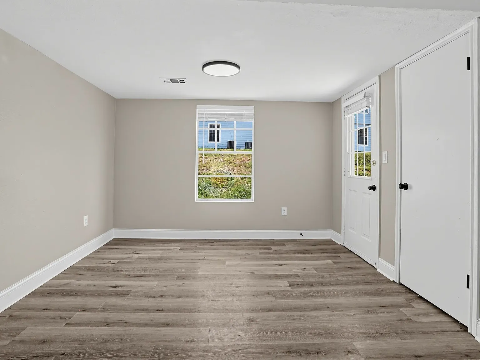 Highland Village — Photo 3