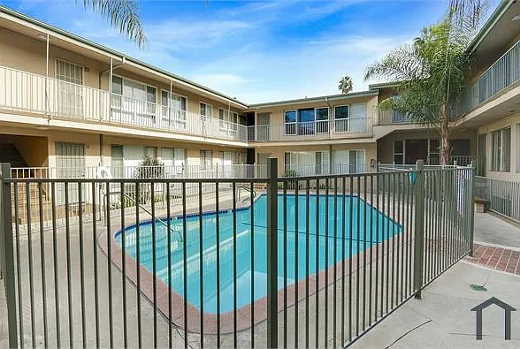 2 bed, 900 sqft, $2,195 — Photo 3