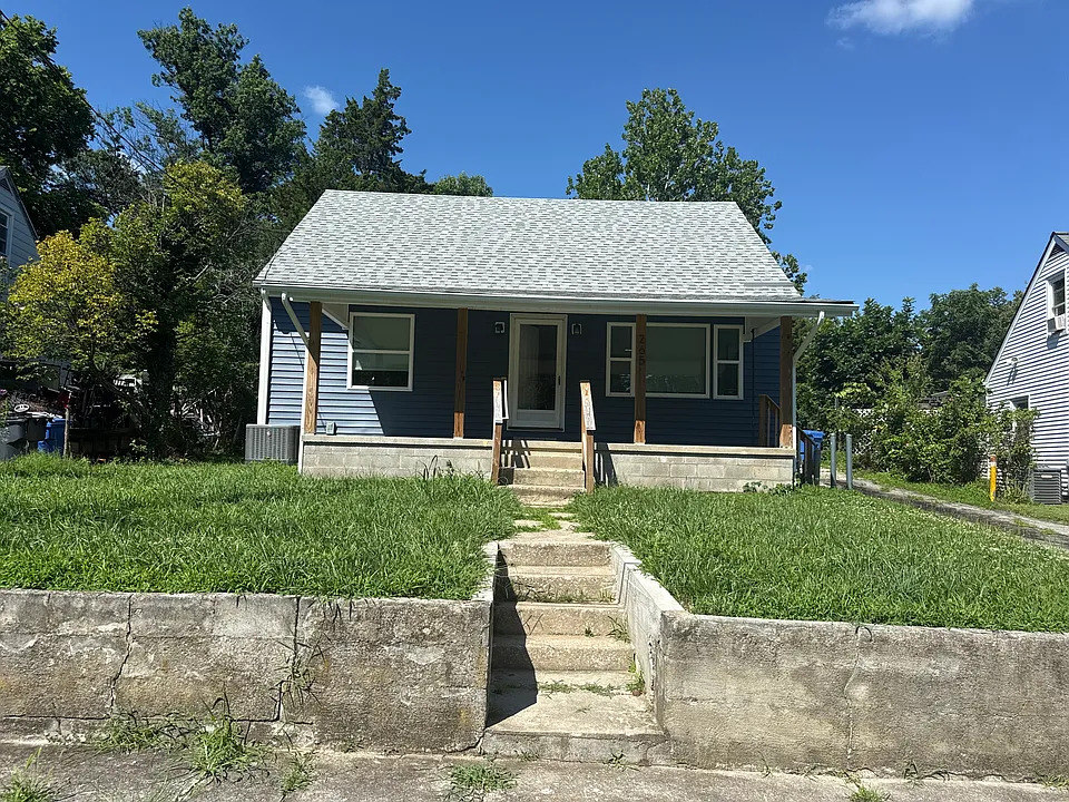 265 Elmwood Dr