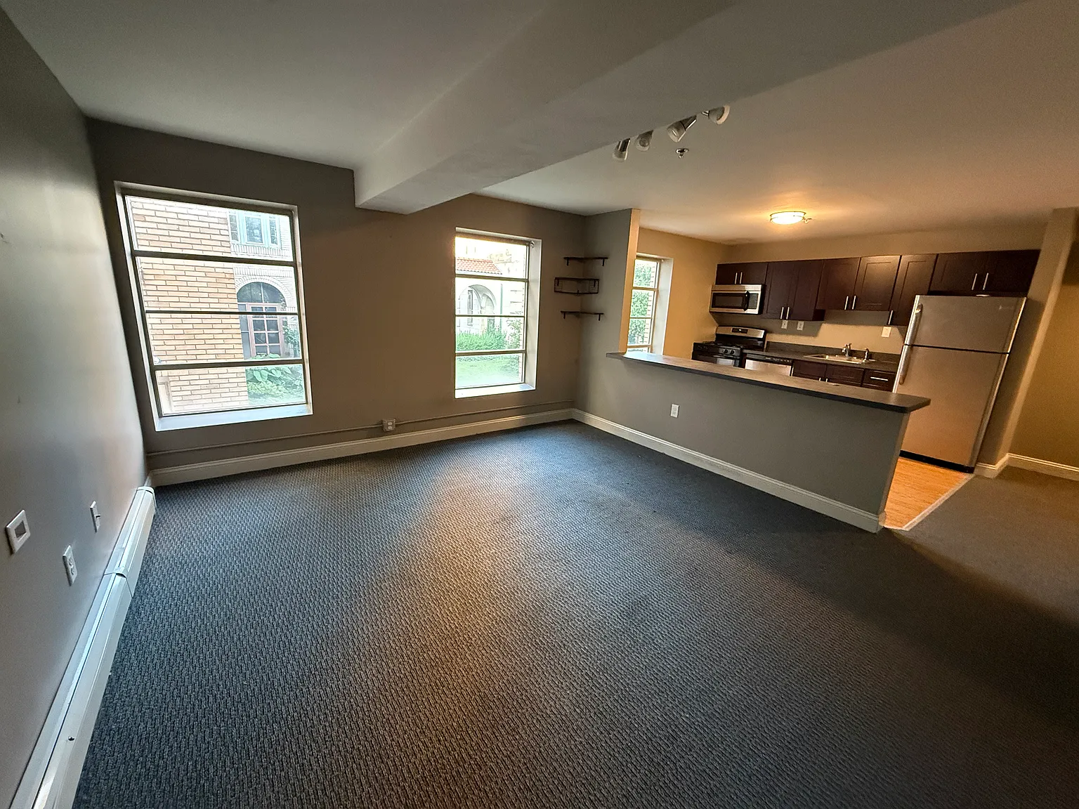 2 bed, 1400 sqft, $1,450 — Photo 2