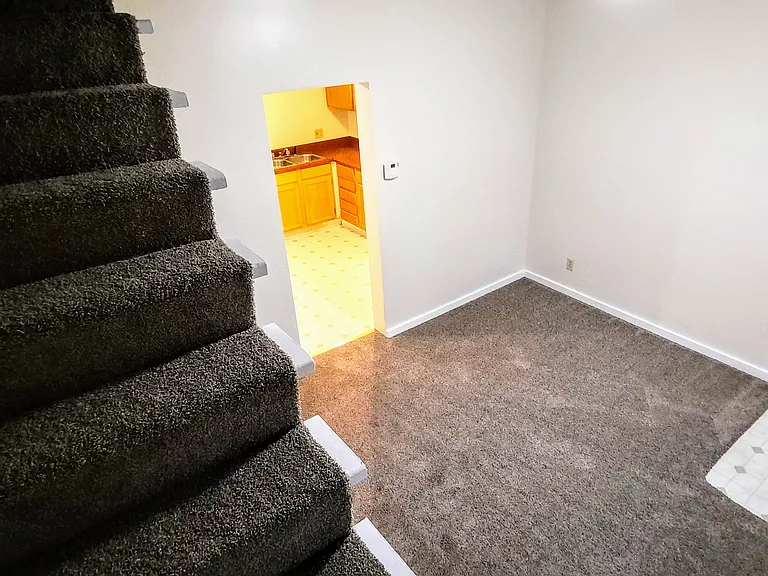 16 Cedar St #18 — Photo 2