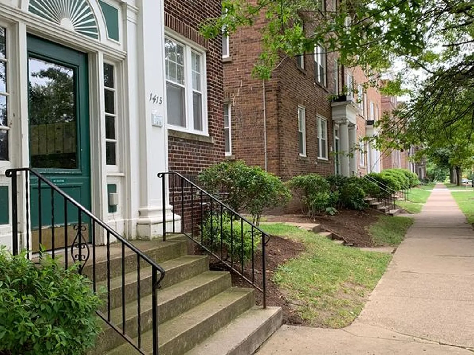 Landmark Square Apartments — Photo 1