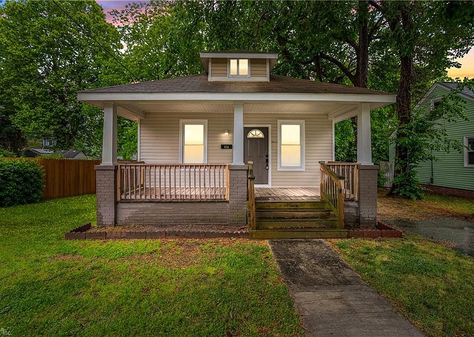 1st image of 2712 Somme Ave