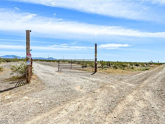 3rd image of 3711 N Powerline Rd