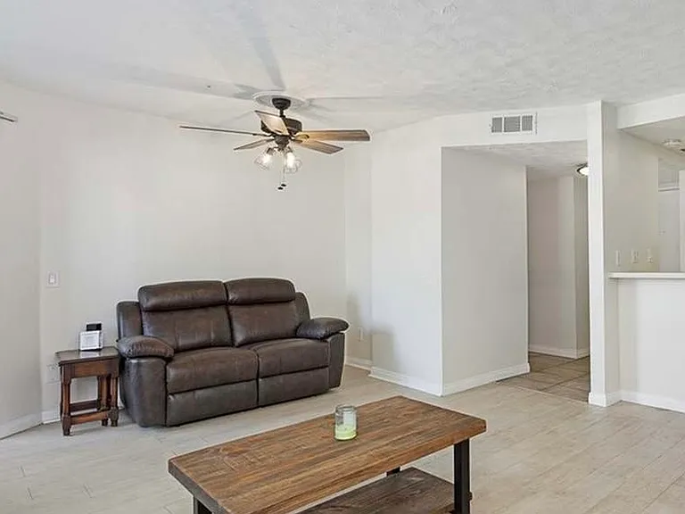 550 Orange Ave #120 — Photo 2