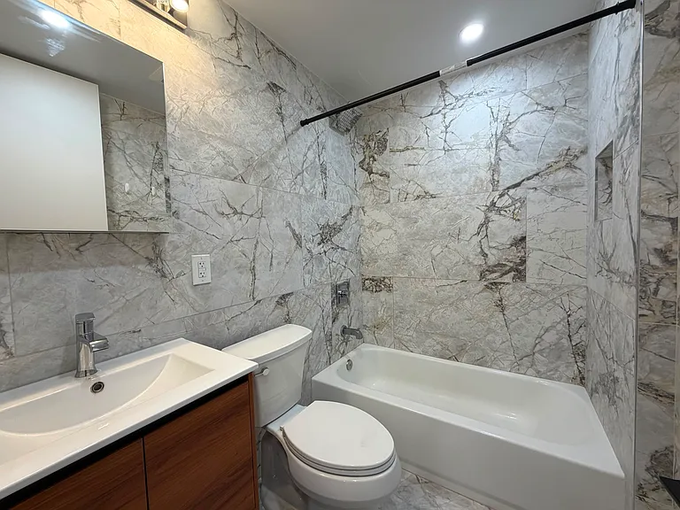 24 Reed St #2E — Photo 6