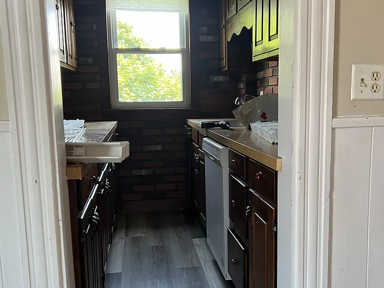 179 Grove St #3 — Photo 4