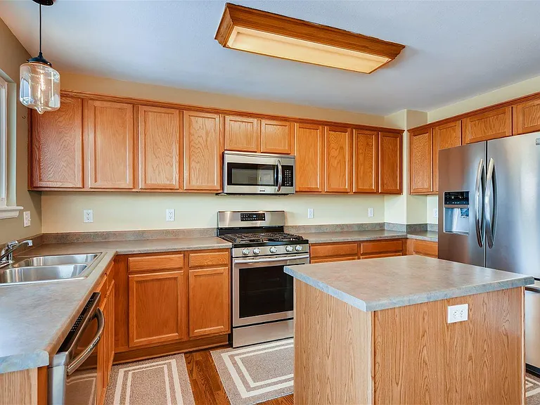 2489 Cove Creek Ct — Photo 7