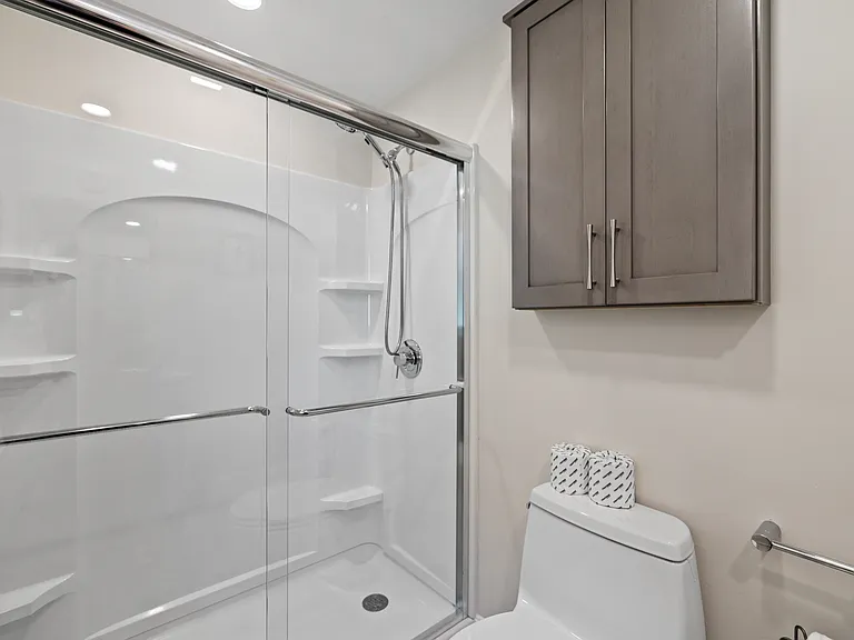 114 Dover Rd — Photo 10