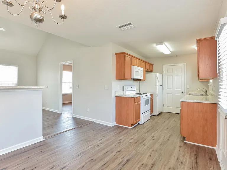 154 Dreville Dr — Photo 3